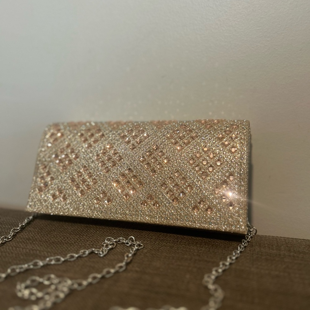 Elegant Gold Evening Clutch - Picture 2 of 8